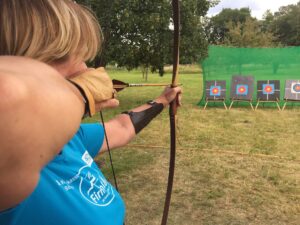 Coaching für Führungskräfte und Persönlichkeitsentwicklung beispielsweise mithilfe von Intuitivem Bogenschießen: Dabei erfährt man mehr über sich selbst und sein Leben als man denkt.